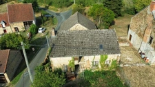 Authentic stone house, 180 m² - Investors or renovation enthusiasts - LIGNEROLLES (36)