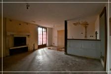 Authentic stone house, 180 m² - Investors or renovation enthusiasts - LIGNEROLLES (36)