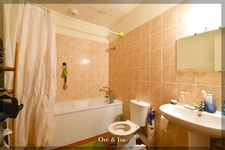 Investment property for sale in Huriel (03): 2 apartments + barn