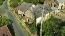 Authentic stone house, 180 m² - Investors or renovation enthusiasts - LIGNEROLLES (36)