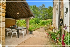 2 houses + independent apartment + 200 m² barn – Ideal for a family or lifestyle project – Energy Performance Certificate B (rare)