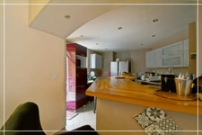 PROPERTY COMPLEX – 3 APARTMENTS + BARN – STRONG RENTAL POTENTIAL – EPC B 📍 Located in the town of Châteaumeillant (Cher), in the heart of a quiet village with amenities.