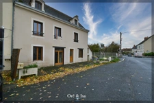 Investment property for sale in Huriel (03): 2 apartments + barn
