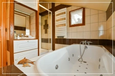 Indre (36) department - Renovated farmhouse with no overlooking neighbors | No work required | Absolute peace and quiet, 10 minutes from La Châtre