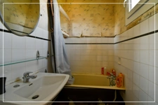 Dpt Cher (18),Grande maison de campagne à personaliser – 4 chambres – Dépendances et verger