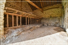 Authentic stone house, 180 m² - Investors or renovation enthusiasts - LIGNEROLLES (36)