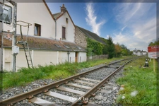 Investment property for sale in Huriel (03): 2 apartments + barn