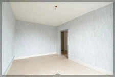 Investment property for sale in Huriel (03): 2 apartments + barn
