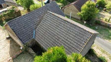 Authentic stone house, 180 m² - Investors or renovation enthusiasts - LIGNEROLLES (36)