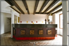 Investment property for sale in Huriel (03): 2 apartments + barn
