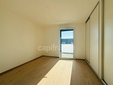 Apartment for sale 5 rooms DIVONNE LES BAINS (01) - 135m2, terrace (83m2), cellar, 2 closed garages.