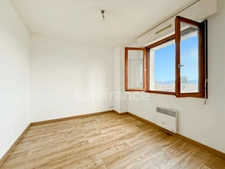 Apartment for sale, 4 rooms, GRILLY (01) - Duplex T4 - 75m2 with private parking