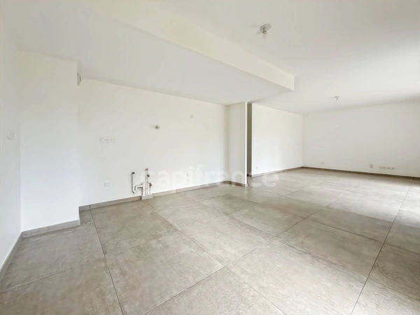 Appartement à vendre 5 pièces DIVONNE LES BAINS (01) - 108m2 - terrasse, jardin clos, cave, 2 garages
