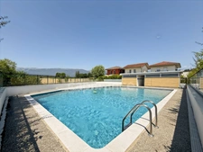 5-room apartment with terrace for sale in PRÉVESSIN MOENS (01) - 105m2 - swimming pool, parking and enclosed garage
