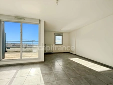 Apartment for sale, 3 rooms, GEX (01) - 60m2 - penthouse with private indoor & outdoor parking