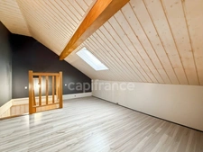 3-room apartment for sale in Grilly (01) - Duplex T3 - 69m2 with balcony, parking, and communal garden