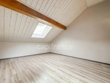 3-room apartment for sale in Grilly (01) - Duplex T3 - 69m2 with balcony, parking, and communal garden