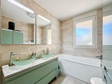 Appartement à vendre 3 pièces DIVONNE LES BAINS (01) - 91m2 - jardin (350m2), cave (10m2), garage (21m2)