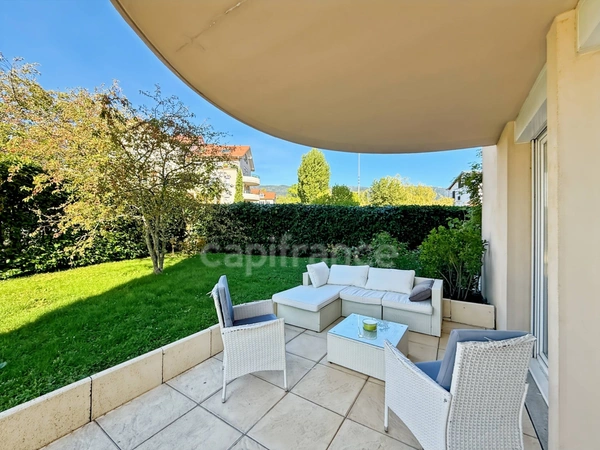Appartement à vendre 3 pièces DIVONNE LES BAINS (01) - 91m2 - jardin (350m2), cave (10m2), garage (21m2)