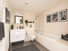 Apartment for sale 5 rooms DIVONNE LES BAINS (01) - 135m2, terrace (83m2), cellar, 2 closed garages.