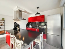 Apartment for sale, 3 rooms, GEX (01) - 76m2 with terrace, garden, garage, private parking