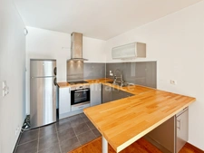 Appartement à vendre 2 pièces PREVESSIN MOENS (01) - T2 - 44m2 avec balcon, garage motorisé et parking privatif