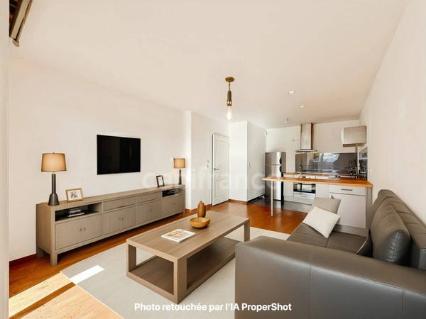 Appartement à vendre 2 pièces PREVESSIN MOENS (01) - T2 - 44m2 avec balcon, garage motorisé et parking privatif