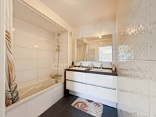 3-room apartment for sale in Ferney-Voltaire (01) - 75m2 with terrace and garage