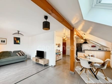 3-room apartment for sale in Grilly (01) - Duplex T3 - 69m2 with balcony, parking, and communal garden
