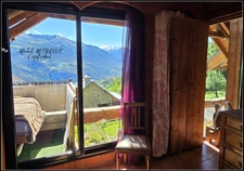 Aux Seyes, commune de Champcella, grande maison de montagne rénovée pour résidence principale, gîte ou chambres d’hôtes