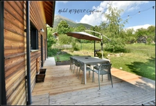 Puy-Saint-Eusèbe ✨ Rare à la vente, chalet d’architecte ouvert sur lac et montagnes