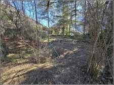 À L’Argentière-la-Bessée, maison de caractère sur plus de 2 500 m² de terrain, volumes, annexes et vraie présence.