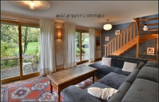 Chalet à Puy-Saint-Vincent 1400 – À 100 m des pistes, 10 à 12 couchages, terrain et vue dégagée.