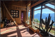 Aux Seyes, commune de Champcella, grande maison de montagne rénovée pour résidence principale, gîte ou chambres d’hôtes