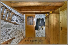 T3, terrasse, Sas d'entrée et cave à MOLINES EN QUEYRAS (05)