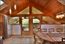 Chalet à Puy-Saint-Vincent 1400 – À 100 m des pistes, 10 à 12 couchages, terrain et vue dégagée.