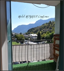 T3 rénové avec balcon, vue dégagée plein sud – L'Argentière-la-Bessée