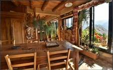 Aux Seyes, commune de Champcella, grande maison de montagne rénovée pour résidence principale, gîte ou chambres d’hôtes