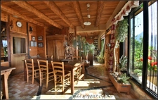 Aux Seyes, commune de Champcella, grande maison de montagne rénovée pour résidence principale, gîte ou chambres d’hôtes