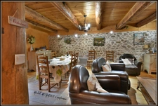T3, terrasse, Sas d'entrée et cave à MOLINES EN QUEYRAS (05)