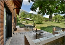 Puy-Saint-Eusèbe ✨ Rare à la vente, chalet d’architecte ouvert sur lac et montagnes