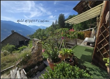 Aux Seyes, commune de Champcella, grande maison de montagne rénovée pour résidence principale, gîte ou chambres d’hôtes