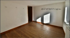 L’Argentière-la-Bessée centre : maison 5 pièces avec cave, combles et jardinet