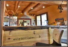 T3, terrasse, Sas d'entrée et cave à MOLINES EN QUEYRAS (05)