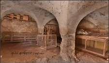A PALLON, commune de Freissinières, Maison de village à rénover, avec granges, caves et terrain non attenant.