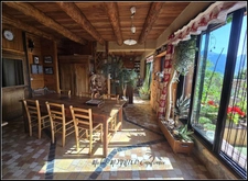 Aux Seyes, commune de Champcella, grande maison de montagne rénovée pour résidence principale, gîte ou chambres d’hôtes