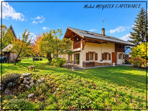 Chalet à Puy-Saint-Vincent 1400 – À 100 m des pistes, 10 à 12 couchages, terrain et vue dégagée.