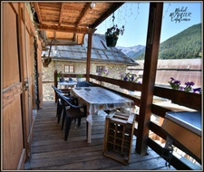 T3, terrasse, Sas d'entrée et cave à MOLINES EN QUEYRAS (05)