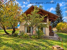 Chalet à Puy-Saint-Vincent 1400 – À 100 m des pistes, 10 à 12 couchages, terrain et vue dégagée.