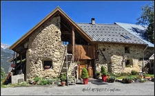 Aux Seyes, commune de Champcella, grande maison de montagne rénovée pour résidence principale, gîte ou chambres d’hôtes